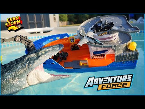Adventure Force Father and Son Play at Home Shark Rescue Boat-Jets-Sea Creatures