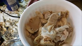Chitterlings: Meso Cleans and Cooks Aunt Bessie's Chitlins and Pepper