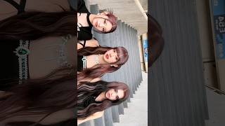 We’re feeling Untouchable💞 #EVERGLOW #에버글로우 #시현 #SIHYEON #아샤 #AISHA #이런 #YIREN #Shorts