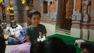 Download lagu Menghibur di resepsinya Komir 'Lagu Bali Ngiah Ngiuh' tastrawika feat gung kemil mp3