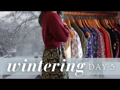 How I Wear Dresses (+ stay warm!) in the Winter | January Wintering VLOGS