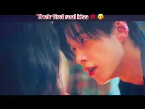 He Yu & Esther Yu SHuxin First Kiss ❤️❤️.