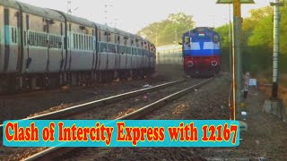 preview picture of video 'CLASHING Trains || JBP~HBJ INTERCITY EXPRESS meets 12167 Varanasi-Mumbai LTT || Indian Railways'
