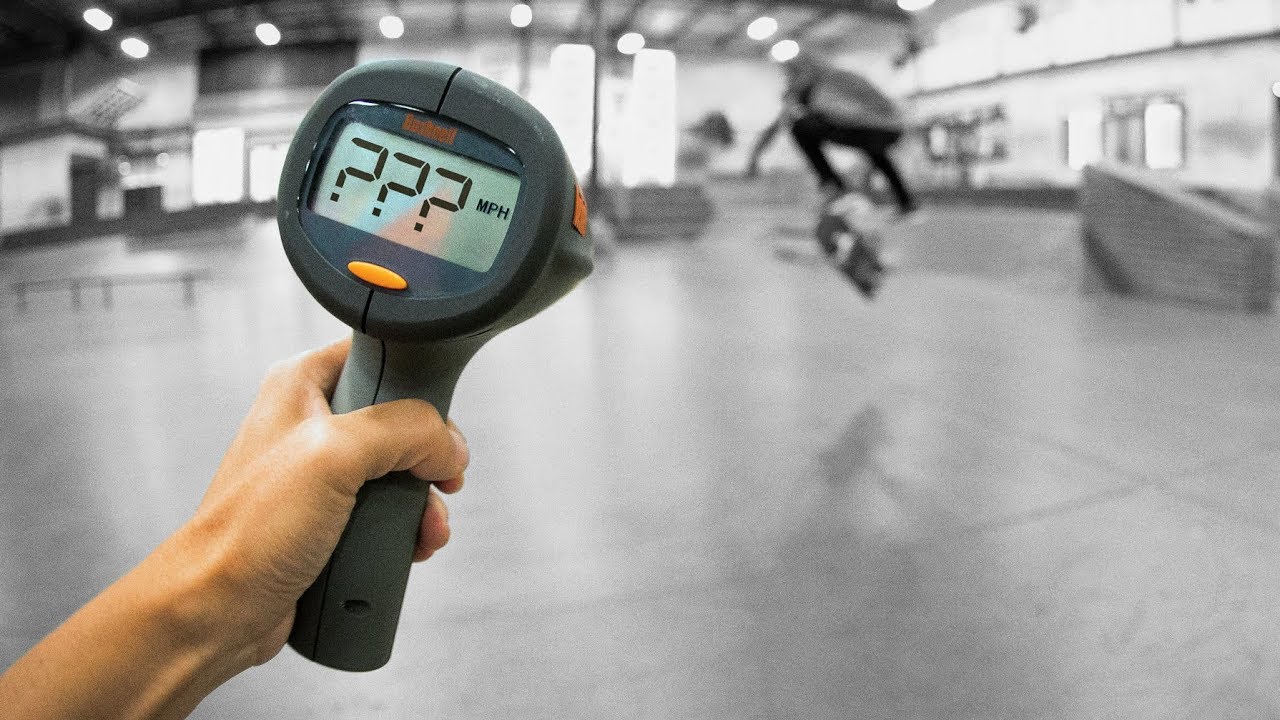 David Gonzalez planchando BS Flips a casi 40 km/h