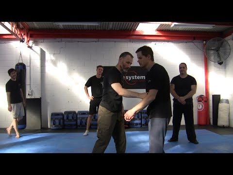 Developing power punches at short range - Compressing wave strikes