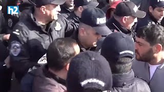 Էկել եք, կանգնել եք՝ մեր հետ եք կռիվ անում. իրավիճակը լարվել է հաղթանակցիների բողոքի ակցիայի ժամանակ