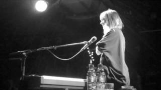 Laura Jansen - Use Somebody (Kings of Leon cover)