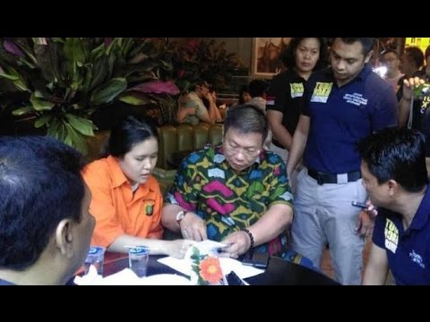 ADU KUAT Polisi dan Jessica dalam Rekonstruksi Kasus Mirna - VIDEO BERITA TERKINI