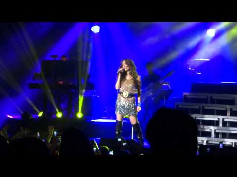 Thalia - Equivocada, "Viva Tour" The Wiltern Theatre, Los Angeles