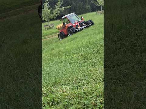 Aebi TT80 Dünger Streuen #alpine #farming #agriculture #landwirtschaft #aebi #swiss #farm