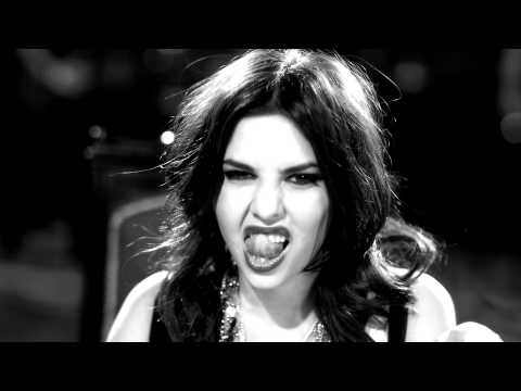 Andreea Popescu joaca rolul principal in cel mai nou clip Days of Confusion - Bloodstream