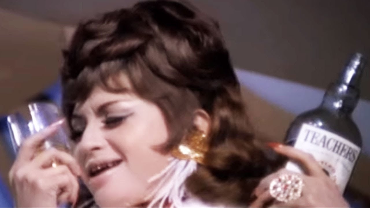 Husn Agar Zid Pe Aa Jaaye, Baat Kisi Ki Na Maane Lyrics | Hum Tum Aur Woh | Asha Bhosle | Kalyanji Anandji