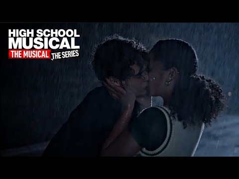 Ricky and Gina's rain kiss scene/HSMTMTS 4x05
