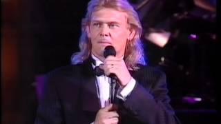 John Farnham - Carols By Candlelight. Mary's boy child, You'll Never Walk Alone