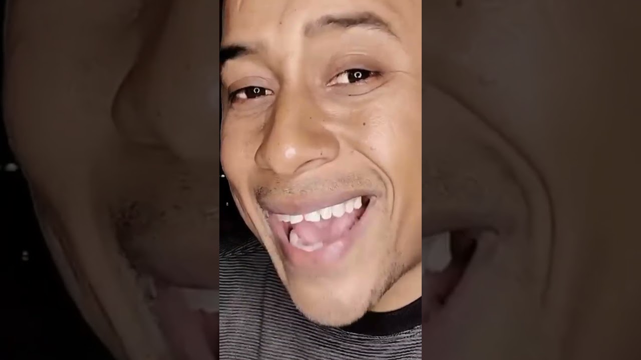 TEM ALGUÉM  TE OBSERVANDO .