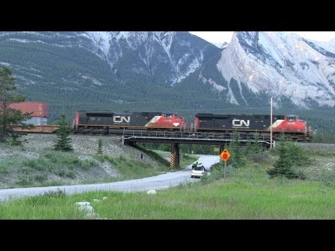 CN Train Spotting HD: Idiots! | CN 2279 8938 & DPU 2529 Leads CN 103 At Snaring AB 9/14 6/29/13
