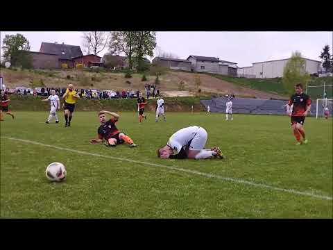 Brutalny faul w b–klasie. Zawodnikowi złamano kość strzałkową! PFT Sampława – Torpeda Rożental 3:2