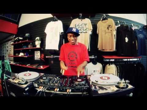 DJ Dummy @ Vital with TRAKTOR SCRATCH & KONTROL S4 | Native Instruments