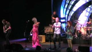 B-52s PEACHTREE CITY GEORGIA DANCING NOW FRED AMPHITHEATRE JULY 24 2010
