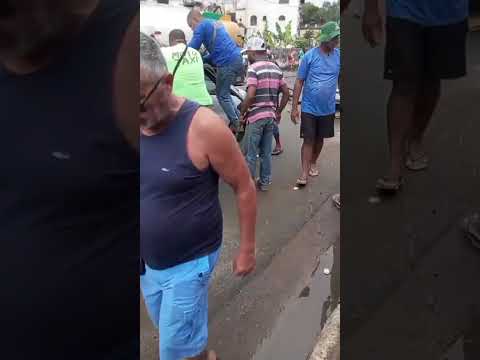 ACIDENTE EM NAZARE -BA ENGAVETAMENTO  NA RUA DO INSS CONHECIDA COMO RUA DA SINALEIRA