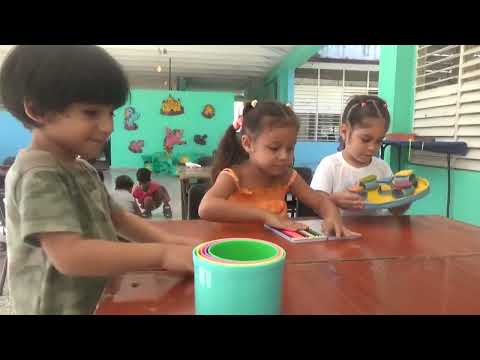 Reconocen en Media Luna labor de consagrados educadores