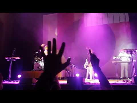 Tegan and Sara - Closer @ MuseumsQuartier, Vienna 03.02.2017