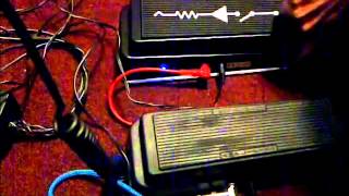 Video thumbnail for Comparativo CAE MC404 vs Original Dunlop Crybaby by hmforever