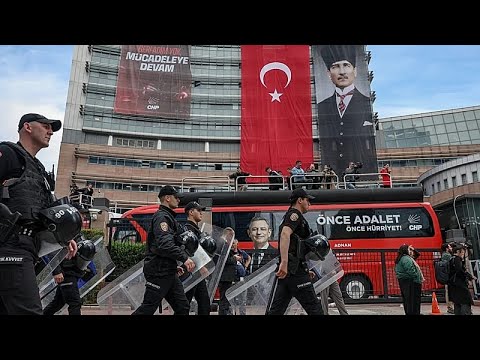 Video Thumbnail: Turkish police use tear gas to break into CHP headquarters