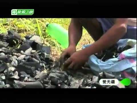 Kim Hyun Joo doing charity in Philippines 7/8