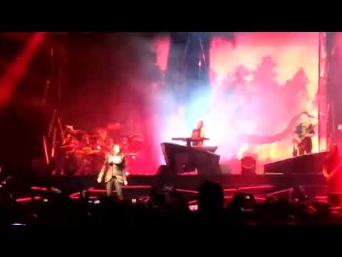 Floor Jansen, Nightwish, headbang in Arena Gliwice