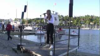 Michelle Aavitsland - Russian Roulette LIVE