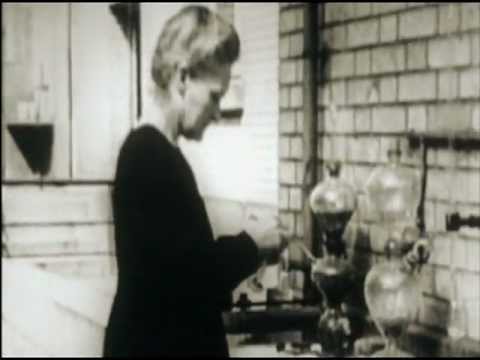 download lagu mp3 mp4 Dans Les Pas De Marie Curie, download lagu Dans Les Pas De Marie Curie gratis, unduh video klip Dans Les Pas De Marie Curie