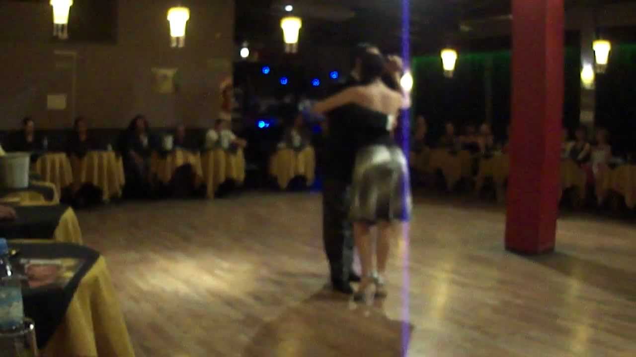 John Zabala y Pamela Ramos Bailando: Yo no se por que te quiero, en el beso