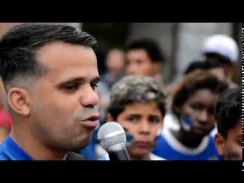 Passeata pelas ruas da Maré em prow do Projeto Social Rogi Mirim