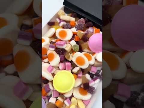 HamperWell Retro Sweets Letterbox HamperWell Retro Sweets Letterbox