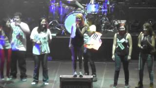 Paramore Anklebiters &amp; that&#39;s what you get with mexican fans México 2013