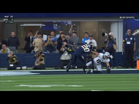 Brock Bowers only needs one hand for the touchdown