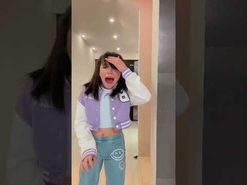 Como cuando sin querer te golpeas #stayingalive #hk3 #hermanitas