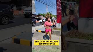 Download lagu Funny moment when a truck driver is chased by a transvestite who loves him ‼️‼️#funny #transvesti... mp3