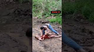 Download lagu Cewek Berantem di lumpur Lucu Terbaru #funny #lumpur #gelut #youtube #funnyshorts #youtubeshorts mp3