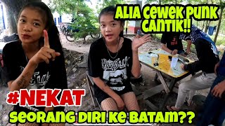 Download lagu A BEAUTIFUL PUNK GIRL GOES ALONE TO BATAM... watch out, it might make you emotional??? mp3