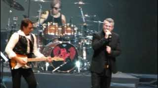 Doar o viata nu-mi ajunge sa iubesc - Holograf