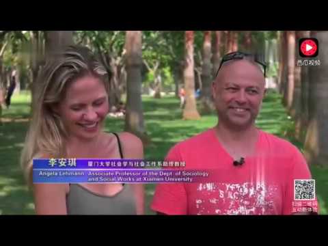 英国大叔和金发妻子在中国定居，生两个漂亮女孩感觉是中国人了！