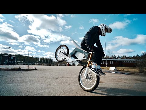 Electric stunt riding - CAKE Kalk OR - 2020 - By: Albin Jonsson Amostunt