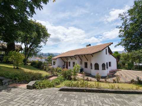 CASA EN VENTA EN GUARANDA, GUANUJO, UNIVERSIDAD ESTATAL DE BOLÍVAR