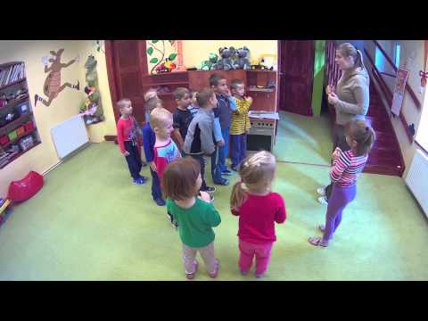 Šla Nanynka do zelí