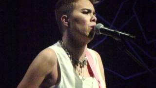 ♫ Anjo de guarda noturno ♫ Maria Gadu em Brasilia 12/05/2012