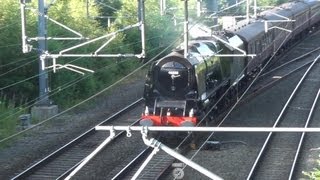 preview picture of video '46233 Duchess of Sutherland (Scarborough Flyer) Approaches Wilmslow Station'