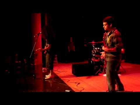 Avenues and Alleyways-Can't Stop (RHCP cover) [Live@SSH Battle of the Bands]