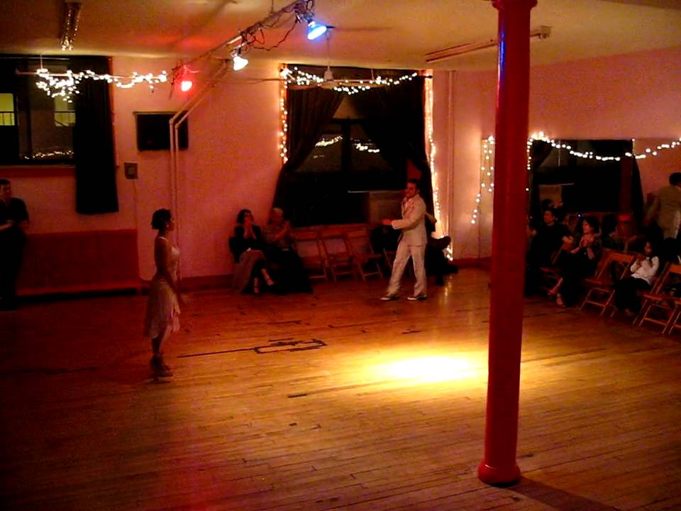 Carlos Paredes & Diana Giraldo Milonga-Salsa Demo @ Practilonga-939 April, 2009